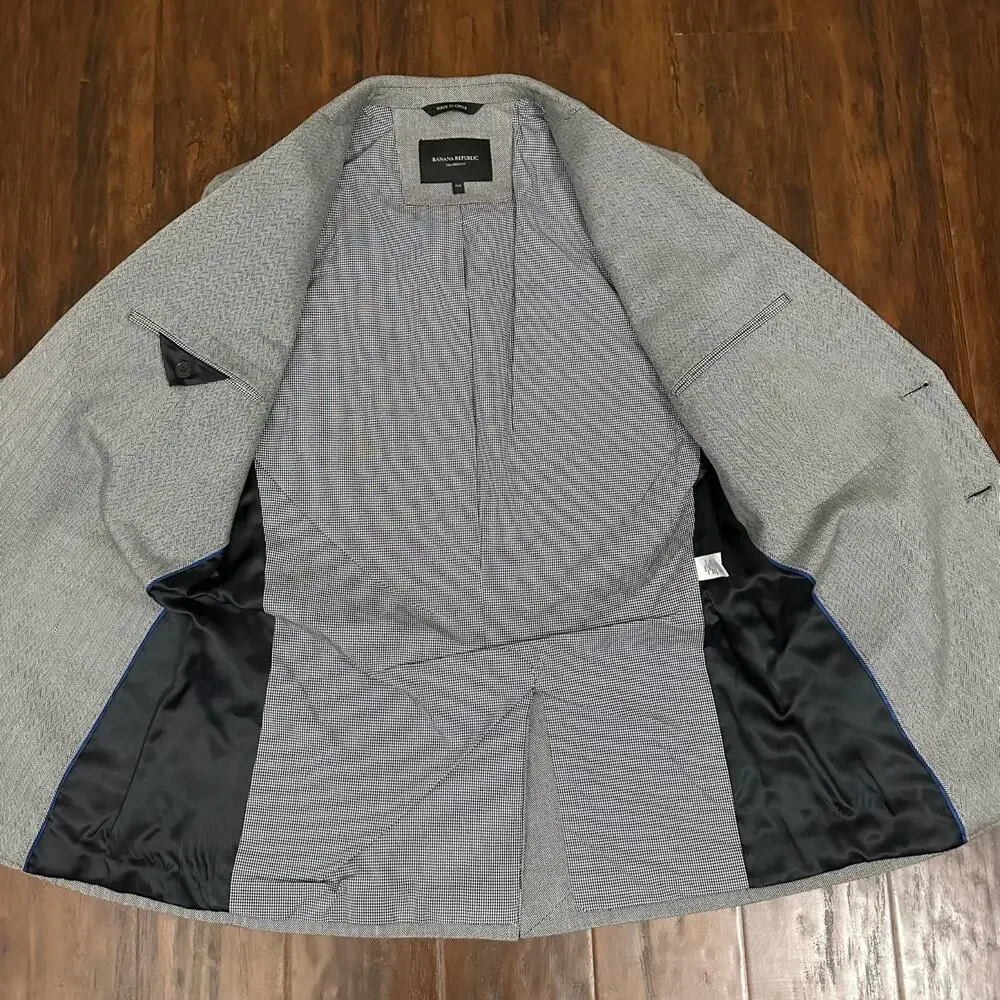 BANANA REPUBLIC Blazer Mens 40R Gray Herringbone Tailored Fit Preppy Business
